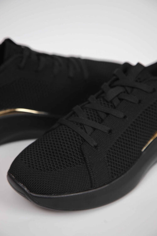 Black Canvas-440512903