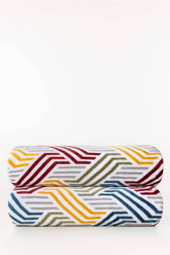 circuit single ply fleece throw 1