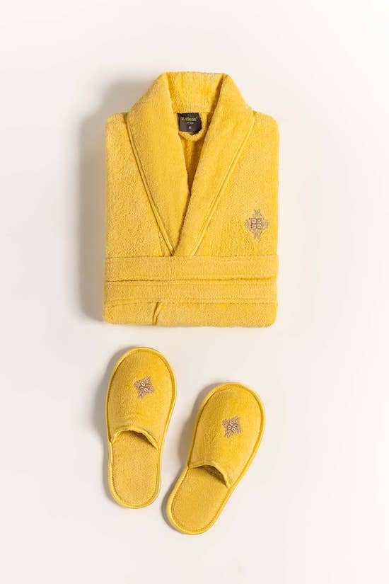 daisy velour bathrobe 1
