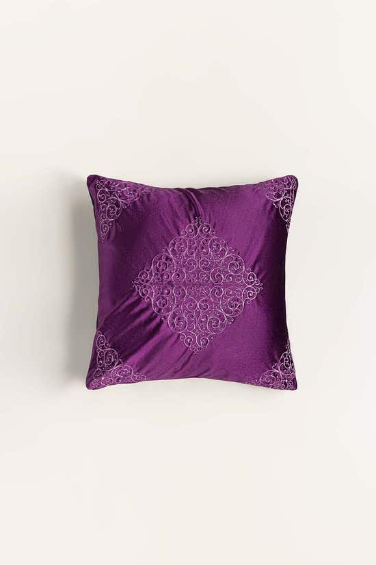 jali velvet embroidered cushion cover 1