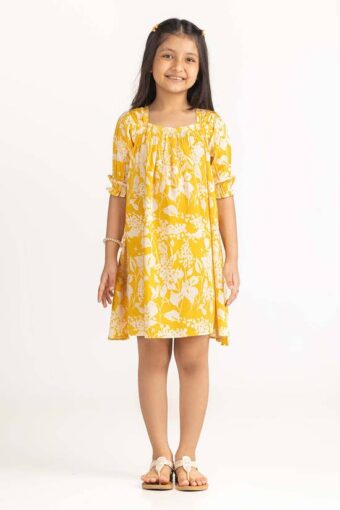 junior girl yellow dress 231 414 402 3