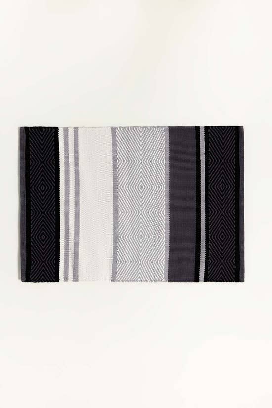 monochrome woven place mat 1