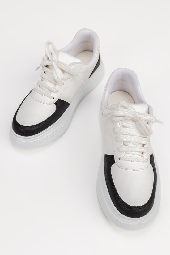 421466 white black women sneaker ideas front 2
