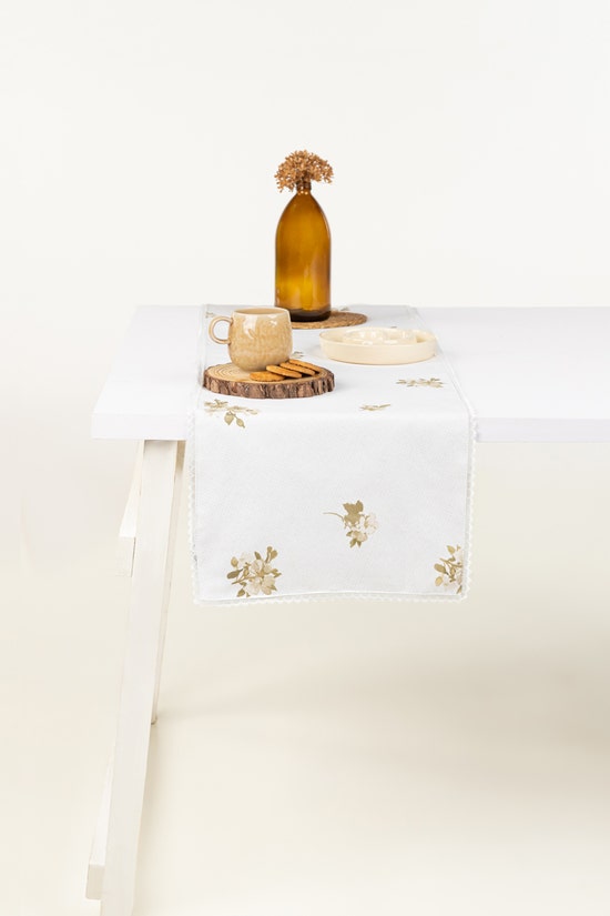 dm tl 001 table runner gulahmed front 1
