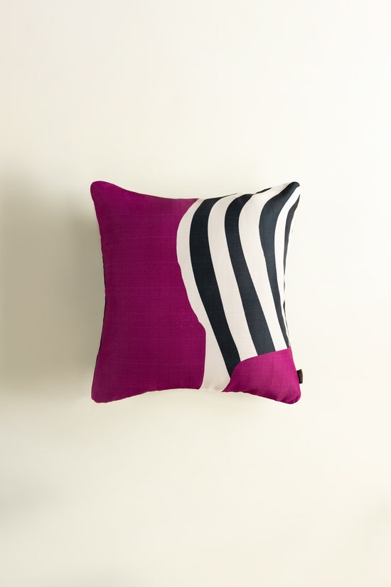 pink curves digital cushion cover gulahmed front 1