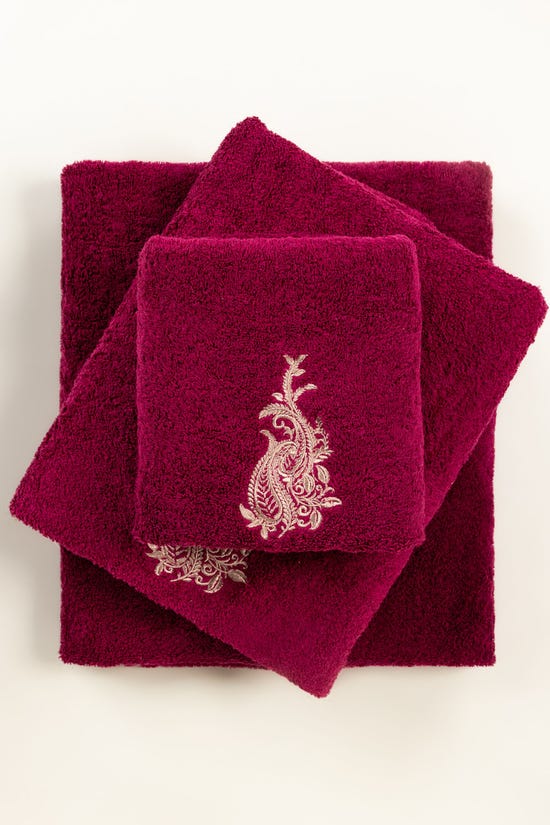 raspberry combed 3pc embroidered towel setl gulahmed front 1
