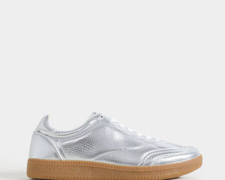 Low-Top Lace Up Sneakers