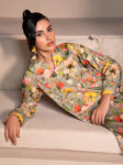 U3690ST-2PC-049_5_2PieceKhaddarSuit-Printed_Unstitched