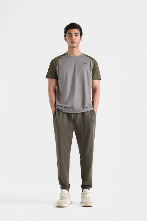 Activewear Contrast Raglan T-Shirt
