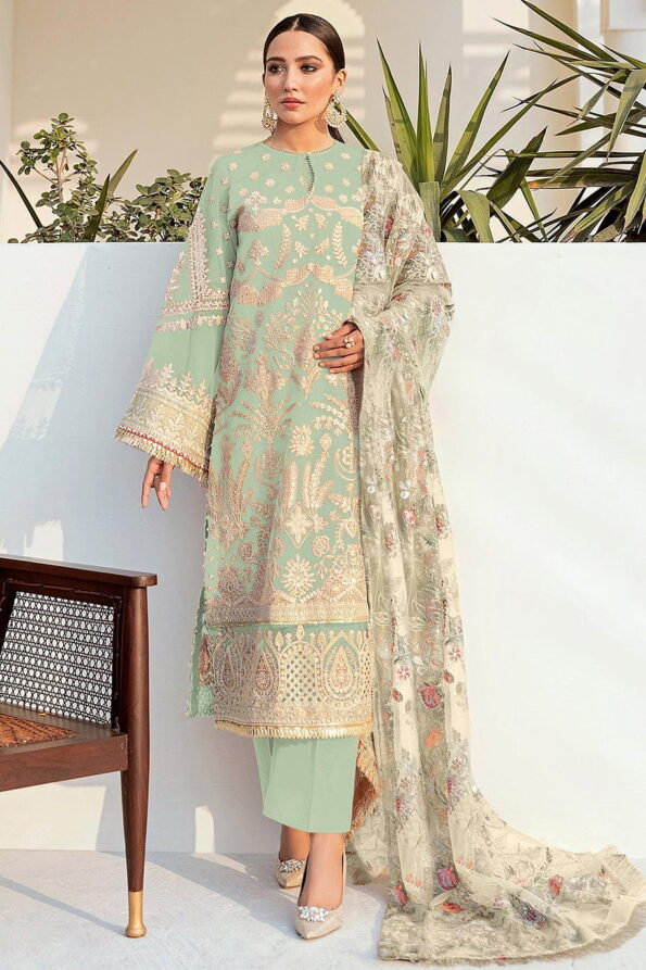Top Eid Clothing Trends for the Whole Family (2025 Edition) 1 Eid Clothing Trends